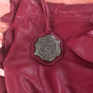 Large red Vince Camino